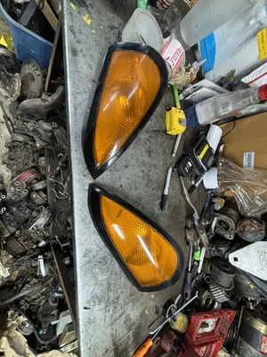 Par de señales de giro Dodge Stealth 94-96 L&R 1999 Mitsubishi 3000gt OEM buen estado Foto 1 de 4