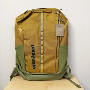 NWT $149 PATAGONIA Black Hole Pack 25L Backpack PUFFERFISH GOLD (PFGD) 49298 - Picture 1 of 7
