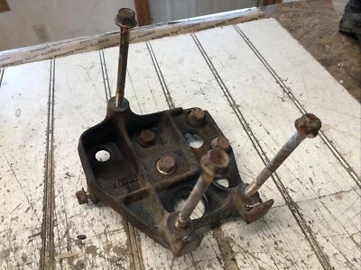 Suporte de compressor CA 95-97 Kia Sephia com parafusos - Imagem 1 de 4