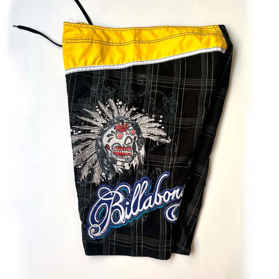 Pantalones Cortos de Tabla Billabong Para Hombres De Colección Talla 38 Ropa de Surf a Rayas Negro Gris Calavera Foto 1 de 4