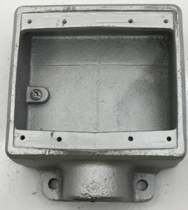 FS32 CROUSE HINDS 1-INCH CAST IRON CONDULET 2-GANG DEVICE BOX WITH MOUNTING LUGS - Picture 1 of 3