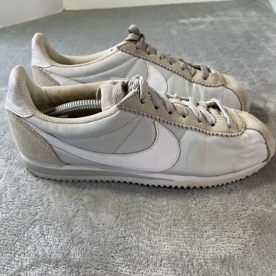 Nike Clásico Cortez Nylon Tenis Zapatos Mujer 8.5 Platino Parte Superior Baja 749864 Foto 1 de 4
