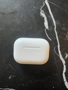 Apple AirPods Pro with MagSafe Wireless Charging Case - White - Photo 1 sur 6