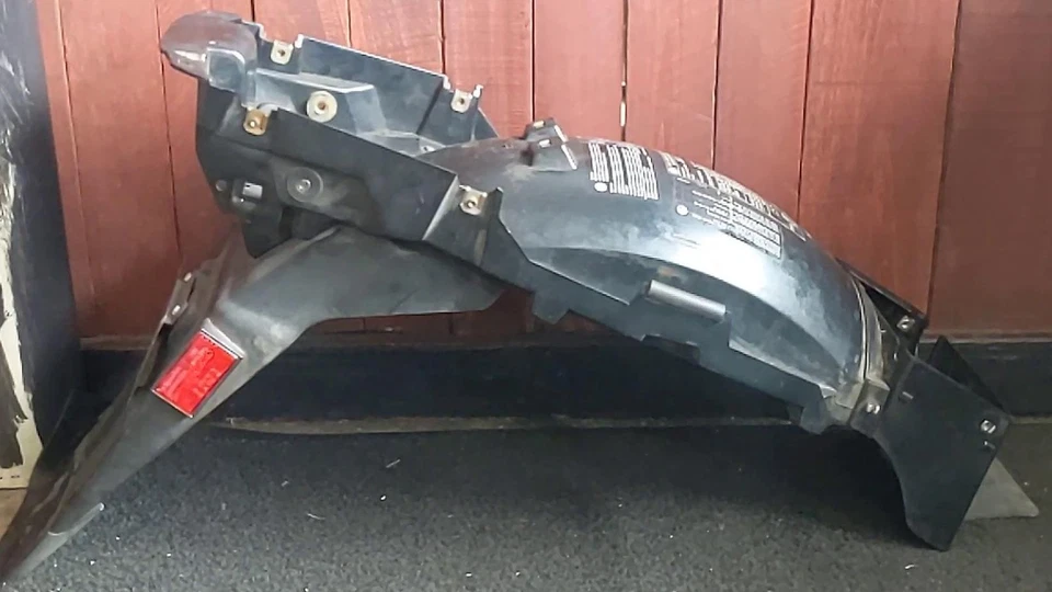 99 BMW R1100 RT r 1100 заднее крыло грязевая защита с коробкой проводки 61 13 2 306 222 - Изображение 1 из 4