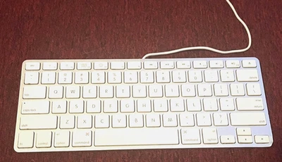 Apple A1242 78 Key USB Wired Mini Slim Keyboard w/ USB Ports - White Tested Work - Image 1 of 4