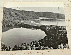 Ritaglio originale del 1968 I laghi di Monticchio ai piedi del M. Vulture - Picture 1 of 1