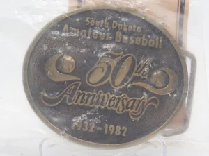 Hebilla de cinturón del 50 aniversario de béisbol amateur de Dakota del Sur 1982 vintage nueva - Imagen 1 de 4