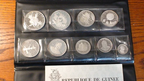 VERY RARE 1969 REPUBLIC OF GUINEA 9 COIN Silver PROOF SET OF COINS W DISPLAY/COA Cover