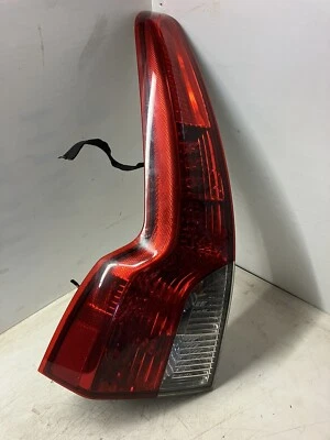 Задний фонарь ближний, пассажирский Volvo V50, 2004, 30744543 - Изображение 1 из 3