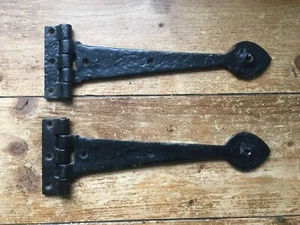 PAIR OF CAST IRON ART NOUVEAU STYLE DESIGN DOOR OR GATE STRAP HINGE BRACKETS  - Picture 1 of 8