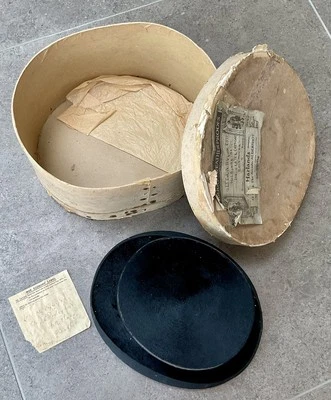 1930s Vintage Top Hat From A J White Of Jermyn Street In Vintage Burberry Box S - Image 1 of 4