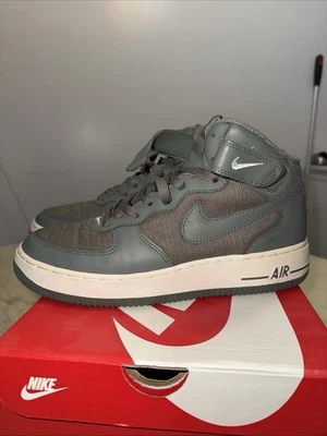 Nike Air Force 1 Mid LE "DRUM ISLAND PACK" 2005 CLASSIC OLIVA/BIANCO Taglia 9 - Immagine 1 di 4