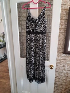 Little Mistress Uk 10 Dress Long Strappy Pleat Lace Hem Elasticated Waist *NEW* - Picture 1 of 13