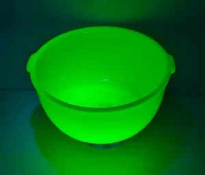 Antique McKee Glass Jadeite Uranium Glass Mixing Bowl Sunbeam Mixmaster 9" - Picture 1 of 4