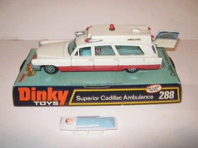 Dinky Superior Cadillac] Ambulance 288 versión azul pálido pantallas principios de 1970 Foto 1 de 4