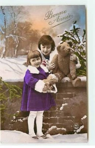 Jouet - Bonne Année - Fillette avec des ours en peluche dans un jardin enneigé - Picture 1 of 2