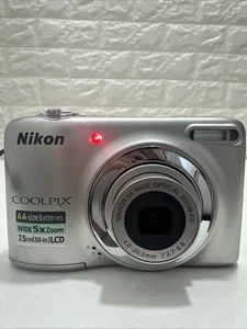 Cámara digital Nikon Coolpix L25 10,1 MP plateada probada kit completo - como nueva en caja - Imagen 1 de 19