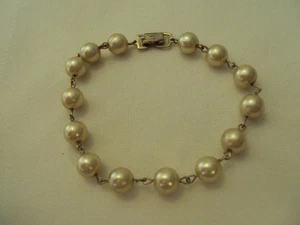VINTAGE 7" CHAMPAGNE COLOR FAUX PEARL BRACELET #VA - Picture 1 of 3