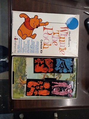Kit de dibujos animados de Winnie The Pooh de Walt Disney de colección plástico en formas 1964 Foto 1 de 3