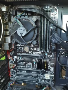 Placa madre para juegos Gigabyte GA-B85-HD3-A Intel i5-4460 16 GB de RAM - Imagen 1 de 3