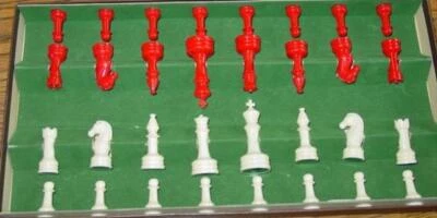 Vintage E.S. Juego de ajedrez Lowe Renaissance 1945 completo con tablero y caja (EX) Foto 1 de 4