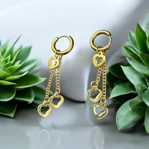 Cerchietti da lobo Dorati in Acciaio con due catene e  trè cuori - Imagen 1 de 4