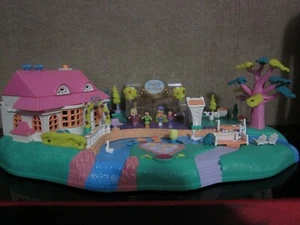 1996 VTG Polly Pocket Blue Bird Polly’s Magical Movin’ Pollyville Boutique - Picture 1 of 24