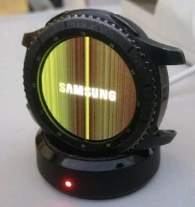 Samsung Gear S3 Frontier R760 GPS. Pour Pièces. Écran HS. La montre s'allume ! - Photo 1/12