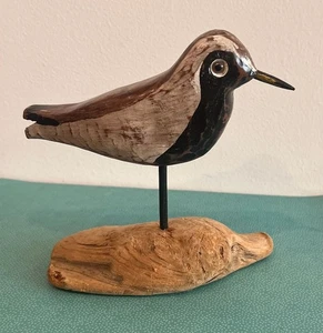 Vintage Polychrome Wood Carving of Bird on Stand Signed Byron - Picture 1 of 7