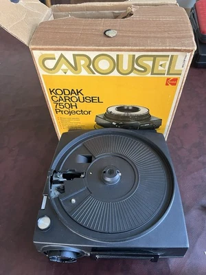 Kodak Carousel 750H Slide Projector  With Power Cord and Remote No Bulb - Image 1 of 3