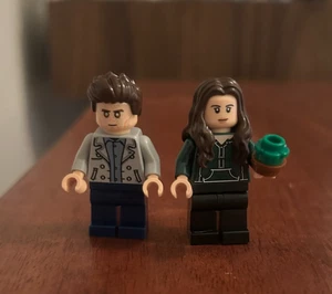 Lego 21354 Twilight The Cullen House - Edward and Bella Minifigure - Picture 1 of 1