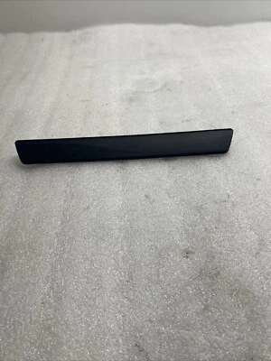 Toyota Prius V 2012 kit de umbral de puerta trasera derecha 67915-47050 fabricante original Foto 1 de 4