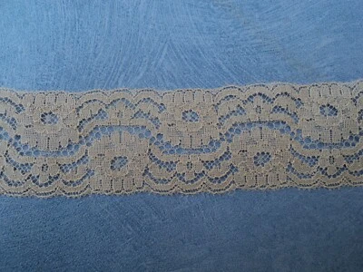 Dentelle de CALAIS gris perle,  15mètres, Largeur 4 cm. - Photo 1/2