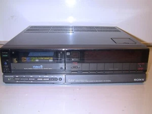 Sony EV-S700U Video8 8mm Digital Audio Video Cassette Recorder Vintage Japan - Picture 1 of 6