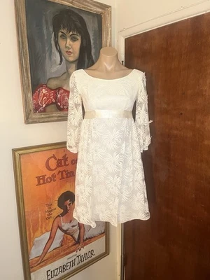 VTG Ivory 60s 70s Mod Hippie Flower Lace Boho Wedding Gown by Bridal Originals 6 - Image 1 of 4