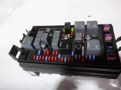 2004-2006 Chevrolet Colorado GMC Canyon conjunto de caixa de fusíveis de motor fabricante de equipamento original - Imagem 1 de 2