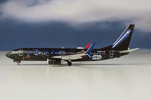 JC2UAL0284A JC Wings 737-800 1/200 Model United Airlines Flaps Down - Image 1 of 1