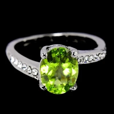 NATURAL AAA APPLE GREEN PERIDOT OVAL & WHTIE CZ STERLING 925 SILVER RING SIZE 6 - Image 1 of 4