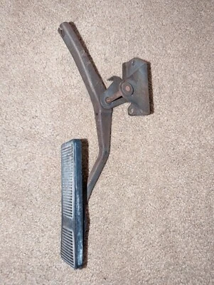 1977 AMC HORNET CONJUNTO DE PEDAL DO ACELERADOR A GÁS SUPORTE DE MONTAGEM FABRICANTE DE EQUIPAMENTO ORIGINAL - Imagem 1 de 3