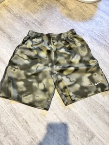  NIKE Boys' Basketball Shorts Dri-FIT Green  Size L ,great Condition - Picture 1 of 5