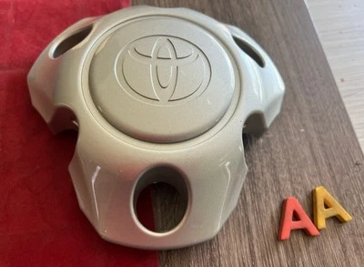 Tapa central de rueda Toyota Tacoma #AA (1) 2000-2004 NOS 42603-04070 3 orificios 16" Foto 1 de 4
