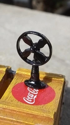 Oscillating Desk Fan Sty B Miniature 1/24 Scale G Diorama Accessory Item - Image 1 of 2