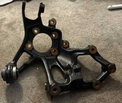 Nudillo/tubo trasero izquierdo del lado del conductor del pasajero 2011-2013 ABS MAZDA 6 GS3L Foto 1 de 4