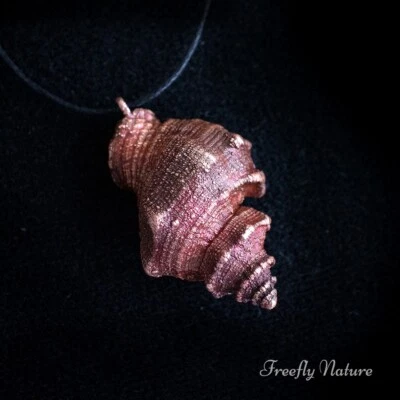 Ciondolo artigianale, elettroformato in rame, Conchiglia rossa ricoperta di rame - Immagine 1 di 4