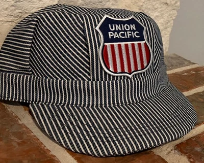 Gorra de ingeniero/conductor/sombrero-Union Pacific (UP) #12062 -talla adulto o niño-NUEVA Foto 1 de 3