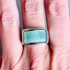 Anillo Espuma Mar Verde Iridiscente Tono Plata Talla 6.5 - Imagen 1 de 6