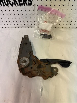 84-92 Camaro Firebird Manual Seat Reclining Mechanisms Passenger side RH Iroc-z  - Image 1 of 4