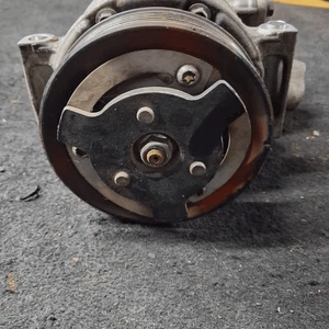 1K0820808FX Compressore a/c  AUDI A3 Cabrio (8P) 1.9 TDI FAP Cbr 2p/d/1896cc - Foto 1 di 4