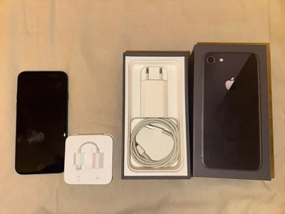 Apple iPhone 8 Plus 256GB Schwarz ohne Simlock - Bild 1 von 4