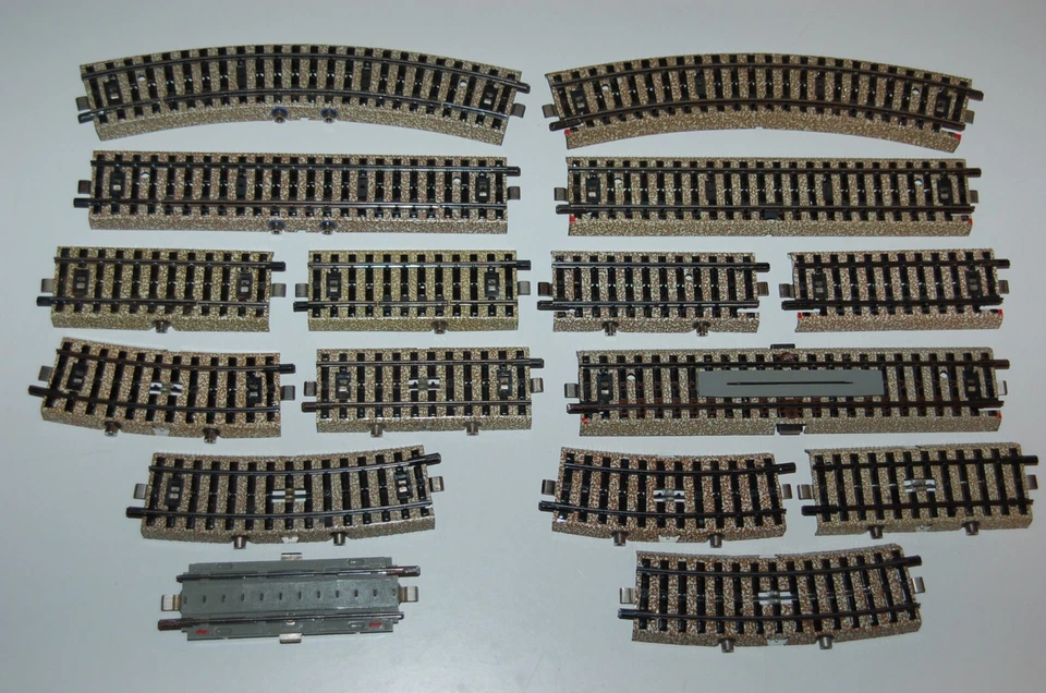 Märklin H0 Funktionsgleis 5115 5116 5145 5104 5105 5127 5125 5146 5147 5213  TOP - Bild 1 von 1